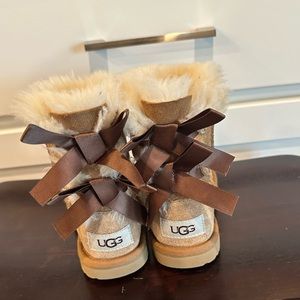 Toddler Uggs Bailey Bow size 7